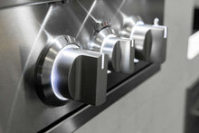 Load image into Gallery viewer, Summerset Sizzler Pro 32&quot; Grill - Liquid Propane or Natural Gas